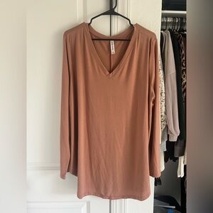 *NWOT* Zenana Outfitters V-Neck Long Sleeve Top